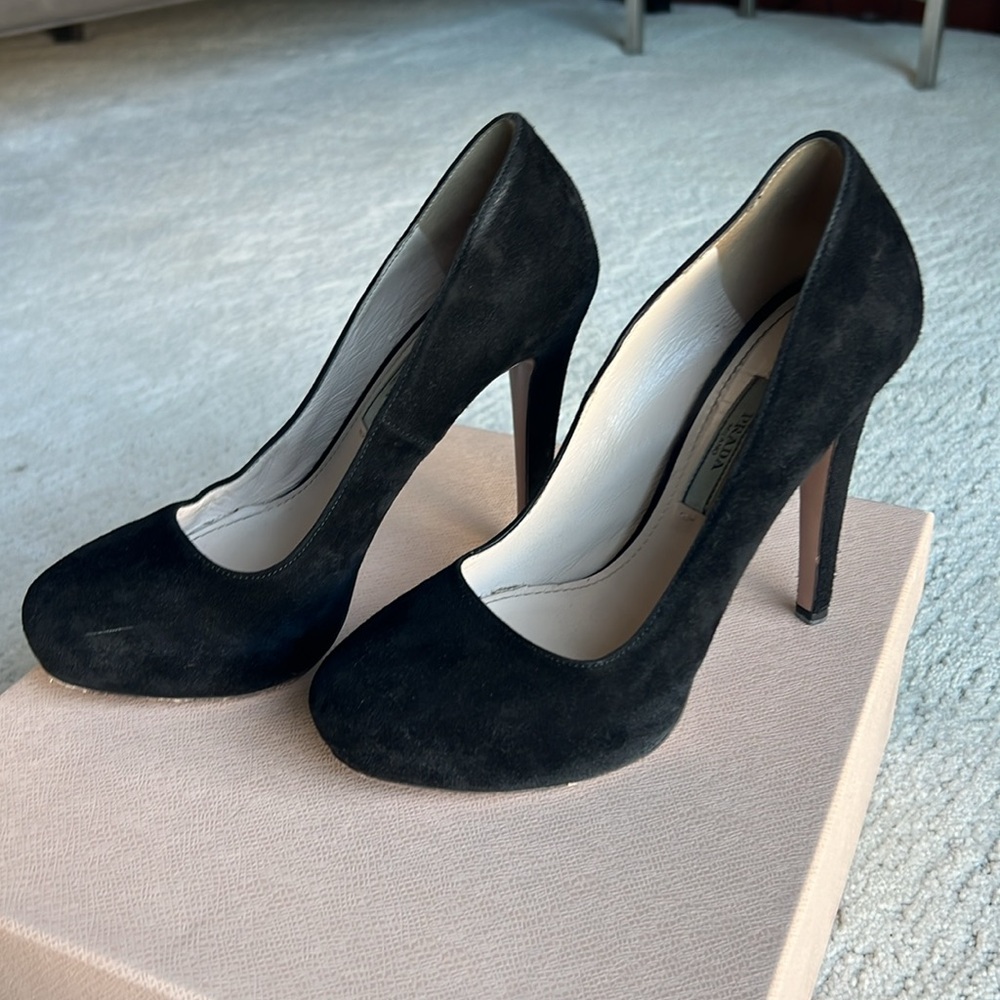 Prada black suede pumps 35.5